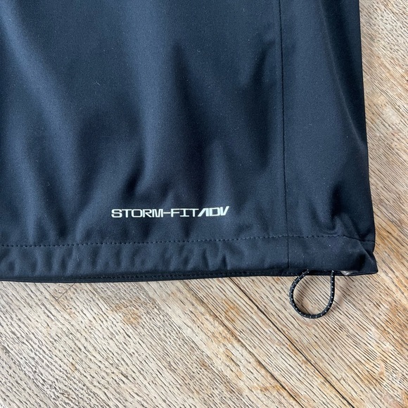 Nike Storm-FIT ADV Golf Vest - Picture 6 of 6